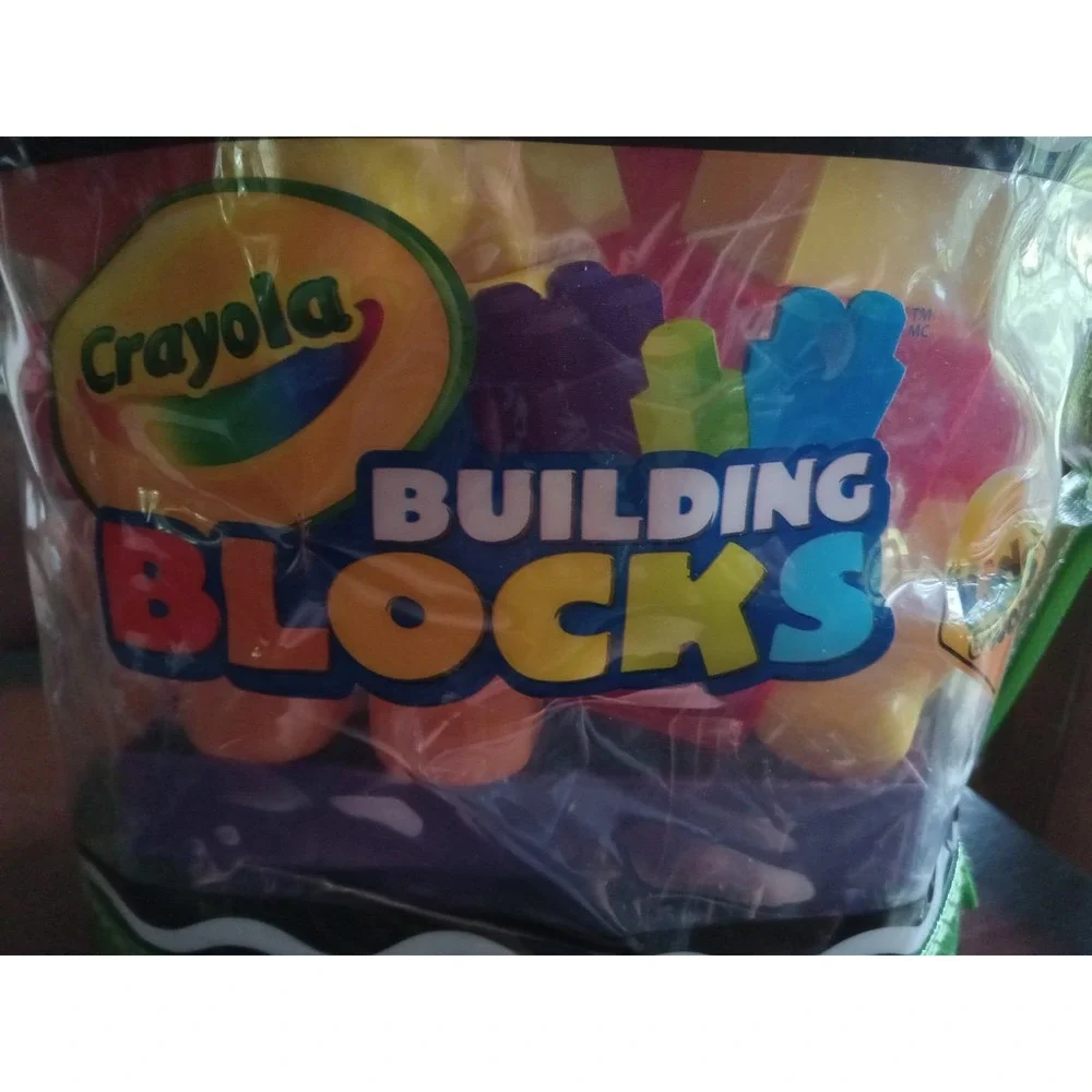 Crayola Building Blocks Interlocking Complete Set Plastic Green Carry Bag NEW